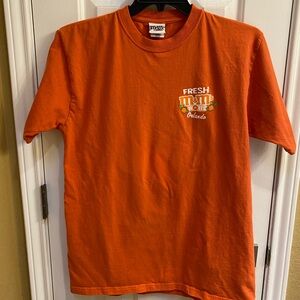 M&M's World Orlando Florida Freshly Squeezed Orange Juice Tee Shirt Sz Large EUC